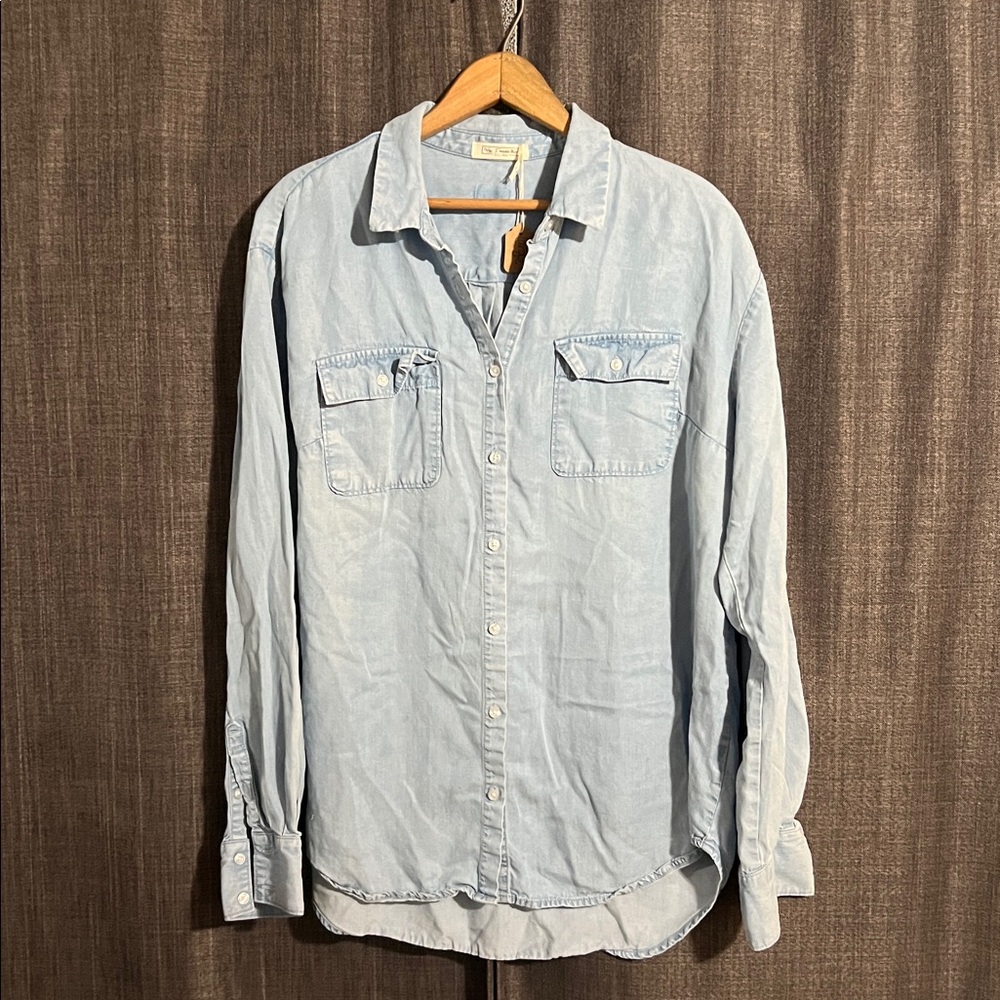 Handmade upcycled denim button down large shirt with scrap design - Picture 3 of 3
